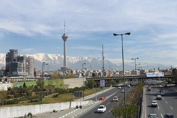 ترافیک عادی و روان در معابر و بزرگراههای پایتخت