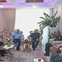 وزیر دفاع با خانواده شهید شادمانی دیدار کرد