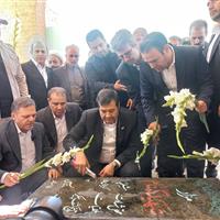 وزیر ورزش و جوانان به مقام شامخ شهدای سلطانیه ادای احترام کرد