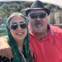 قاب عاشقانه اکبر عبدی در جشن تولدش