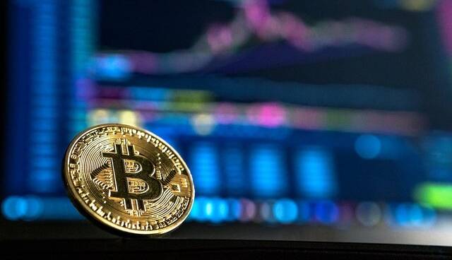 قیمت بیتکوین تکان خورد