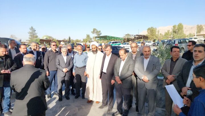ادای احترام وزیر علوم به شهدا و یاد و خاطره جاودانان در اصفهان
