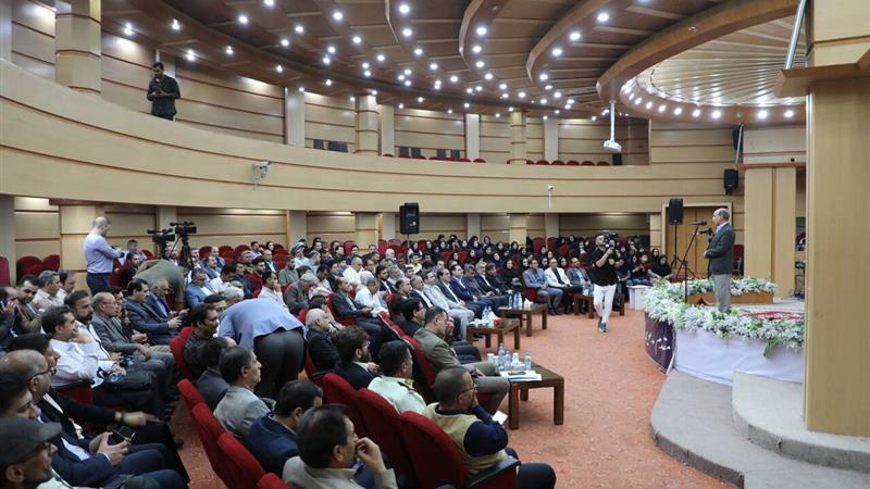 ۳.۵ ساعت گفتوگوی بیپرده با طعم نقادی، دغدغهمندی و نمره بیست خبرنگاران ایلامی