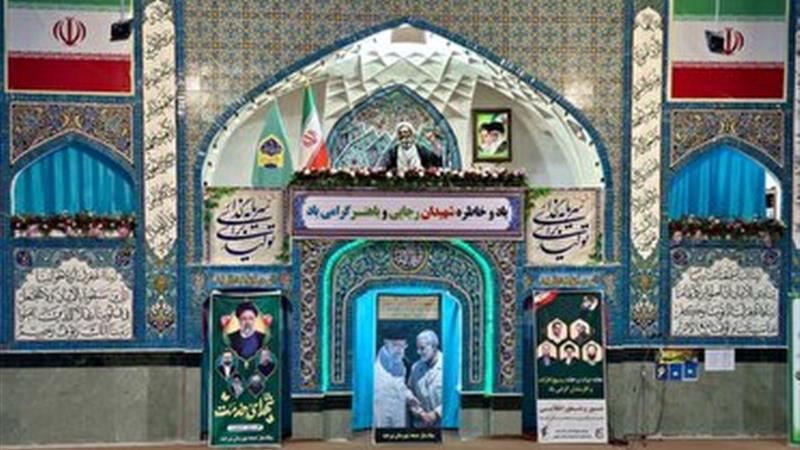پیروی از ولایت فقیه رمز پیروزی ملت ایران