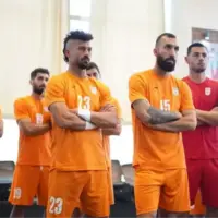کودکان تاجیکی در آرزوی دیدار با ستاره‌های تیم ملی