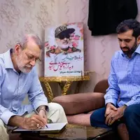 دیدار علی لاریجانی با خانواده شهیدان محرابی و شادمانی