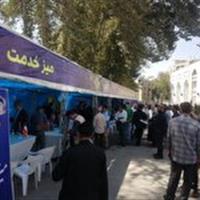 میز خدمت مدیران استان البرز در مصلای کرج برپا شد