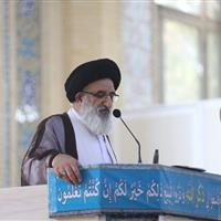 قدردانی امام جمعه کرج از خدمات دولت / آمریکا در صدر تروریست پروری