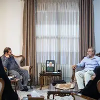 عکس/ دیدار لاریجانی با خانواده شهیدان محرابی و شادمانی