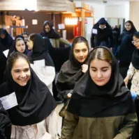 مادر دوقلوهای برتر کنکور: دخترانم خار چشم دشمنان کشور باشند