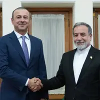 دیدار دبیر شورای امنیت ارمنستان با عراقچی