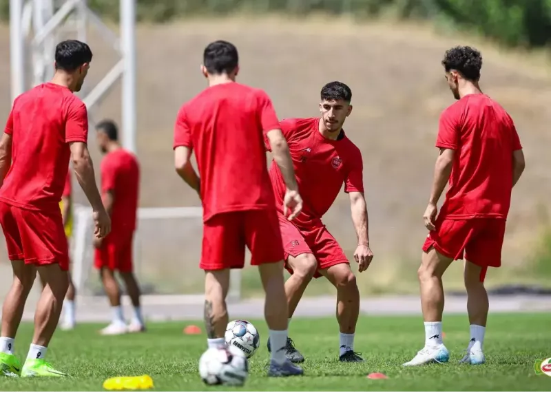 ۱۰ بازیکن جدید به پرسپولیس پیوستند