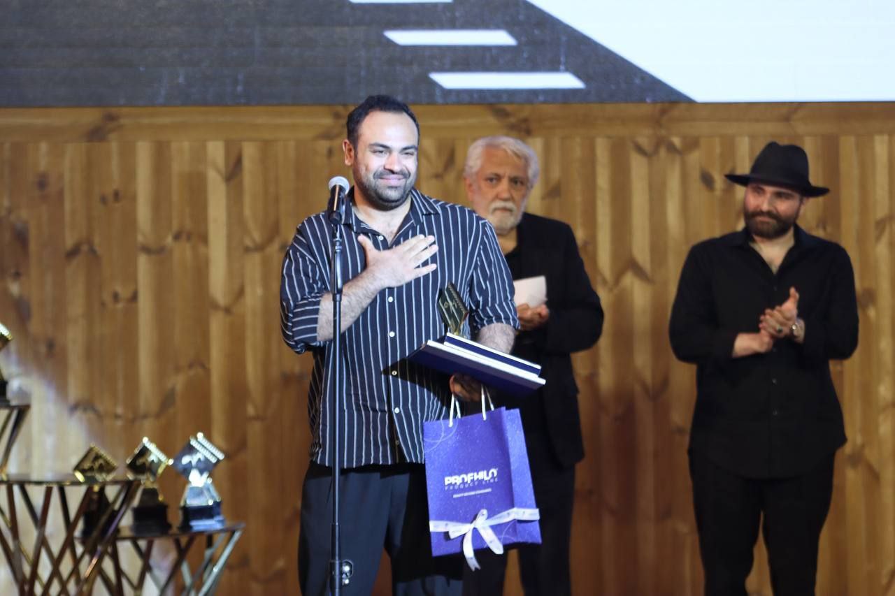  جایزه بهترین فیلم اول به آرمان خوانساریان برای فیلم «جنگل پرتقال» اهدا شد