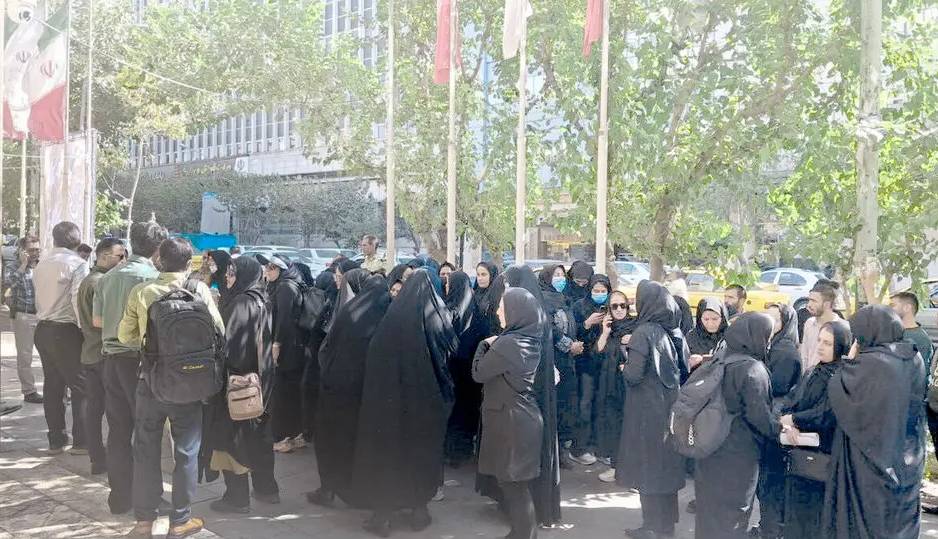 مجردها معلم نمی‌شوند!