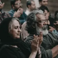 چهره ها/ قاب عاشقانه حسن پورشیرازی و همسرش در یک جشن