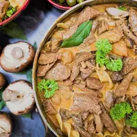 طرز تهیه چیکن استراگانف؛ طعمی به یاد ماندنی