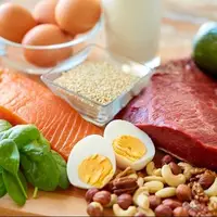 آسیب‌های پروتئین؛ چقدر پروتئین بخوریم خطرناک نیست؟