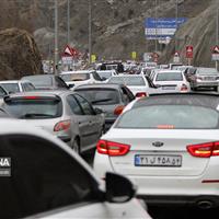 ترافیک سنگین در آزادراه تهران-شمال/ ممنوعیت تردد وسائل نقلیه از مرزن‌آباد به پایتخت