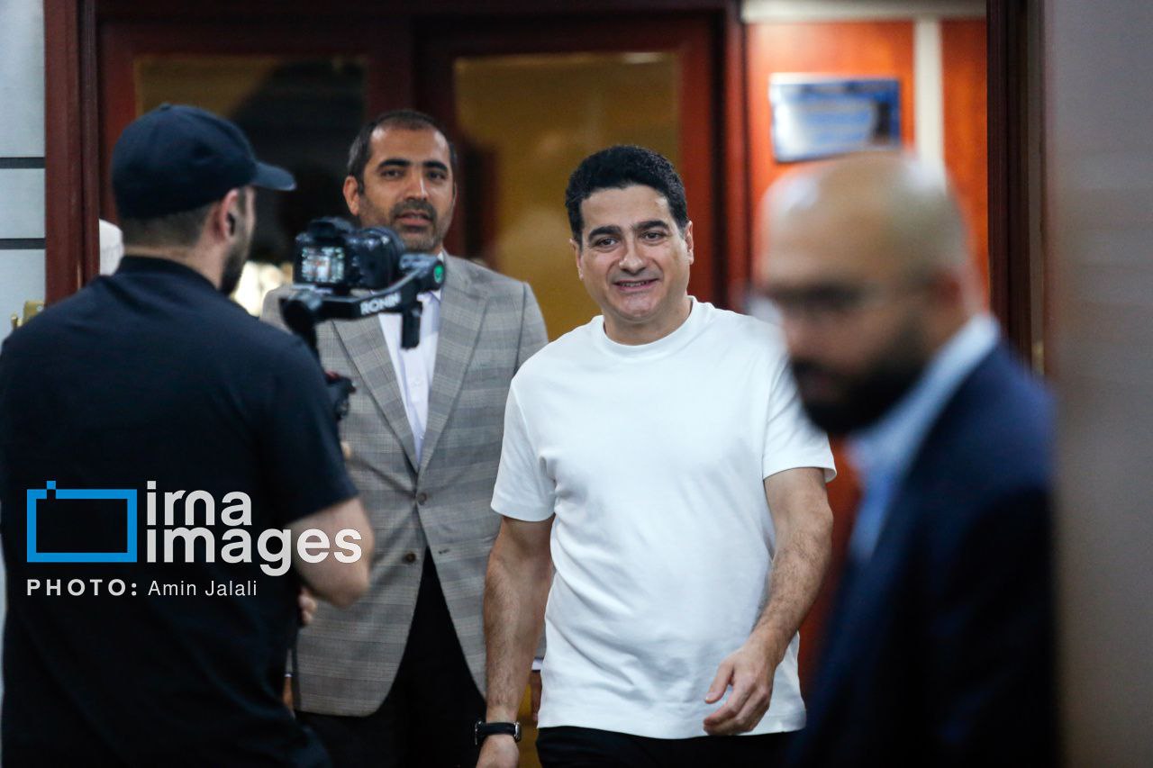  ​​​​​​​نشست خبری همایون شجریان 
