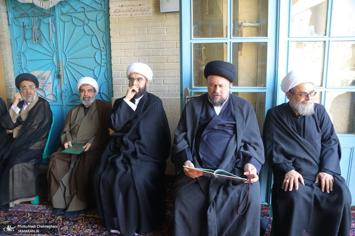مراسم تشییع همسر مرحوم آیت الله راستی کاشانی (ره)  