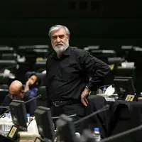 عزیزی: ایران مالکیت غیرقابل مذاکره بر جزایر و آب‌های خلیج فارس را حفظ خواهد کرد