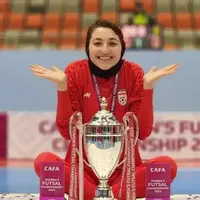 بمب فوتسال زنان با پیراهن استقلال