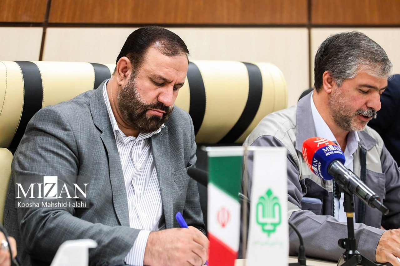 بازدید دادستان تهران از کارخانه سیمان