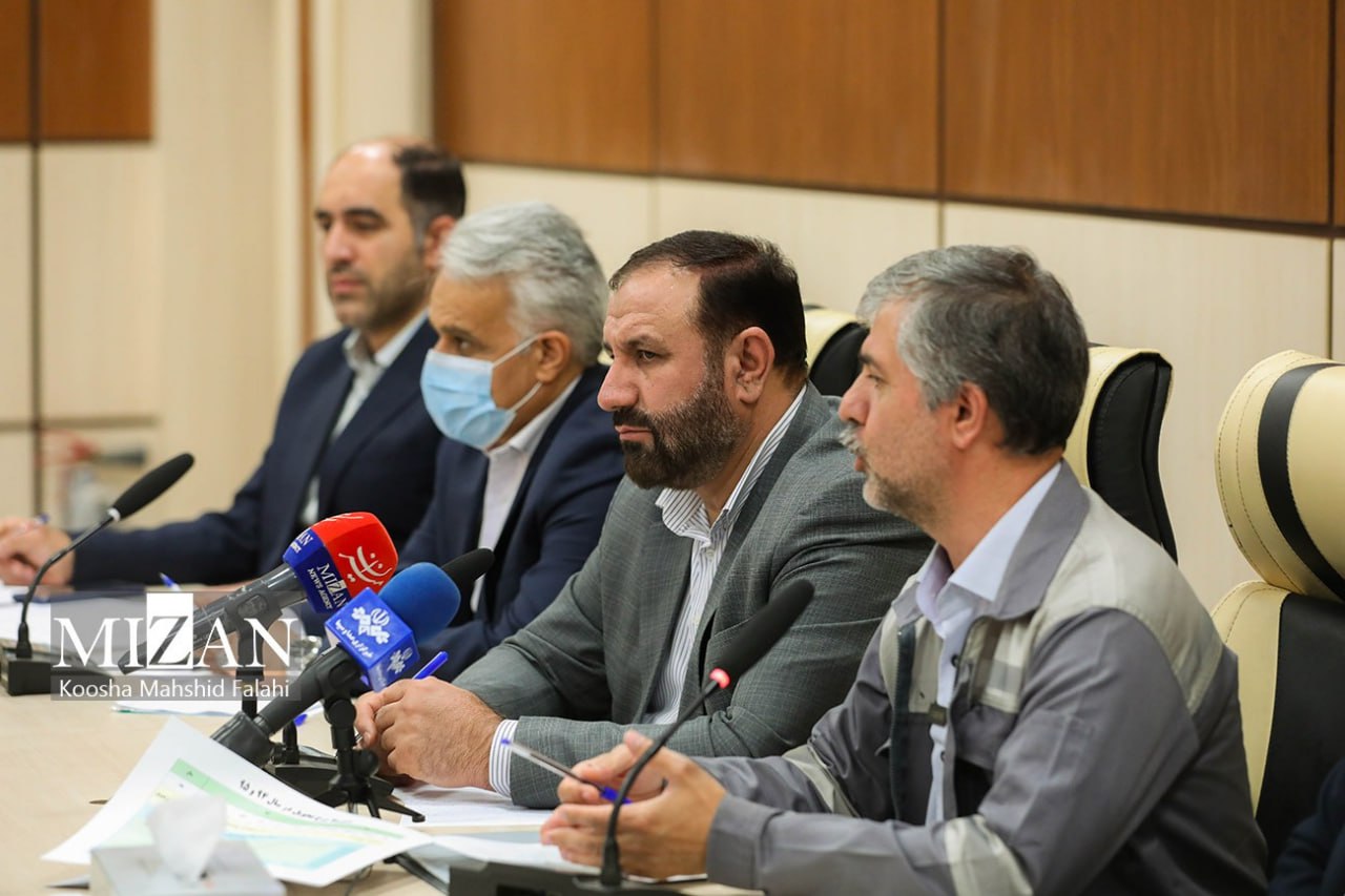 بازدید دادستان تهران از کارخانه سیمان