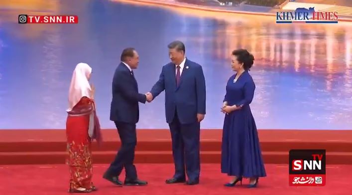 امتناع همسر نخست وزیر مالزی از دست دادن با رئیس جمهور چین