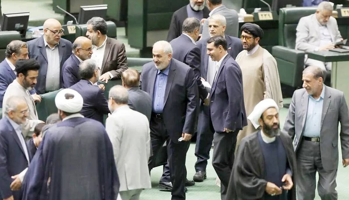 مخازن خالی، صنایع خاموش؛ ناگفتههای وزیر دولت رئیسی از کشوری که پزشکیان تحویل گرفت