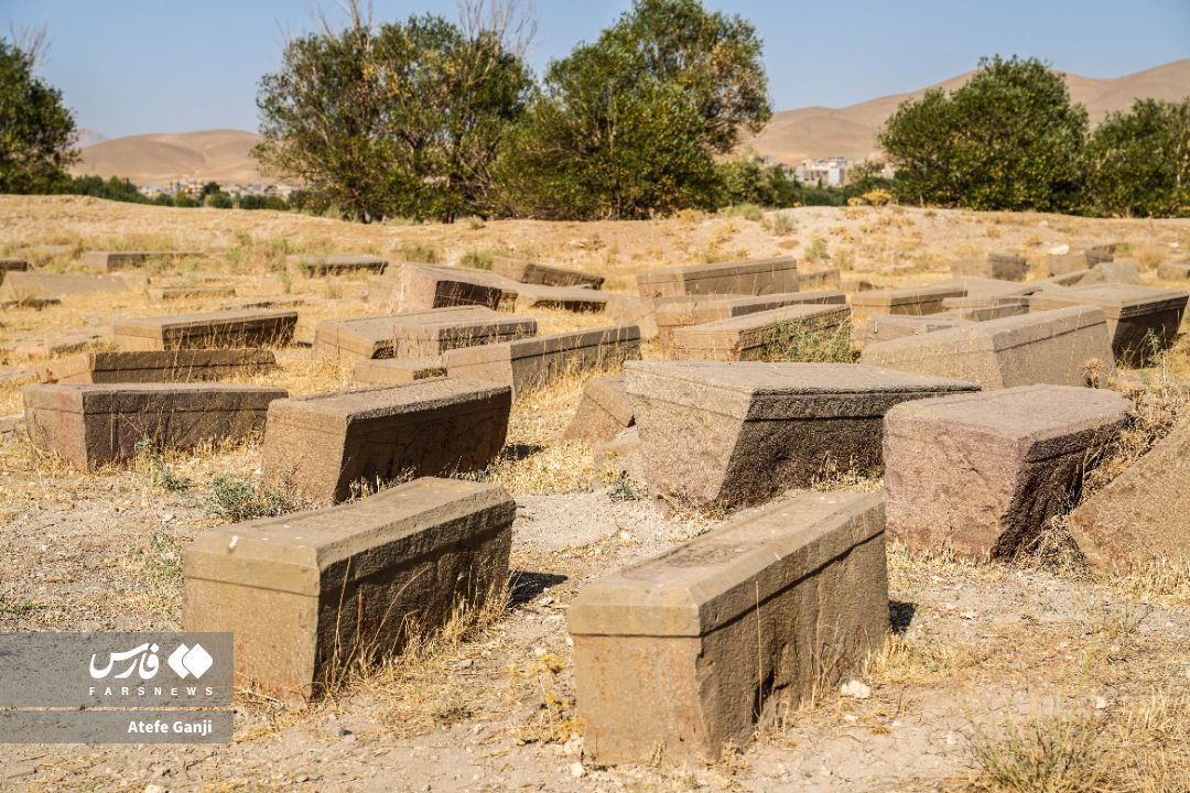  آرامگاه ارامنه سیرَک 