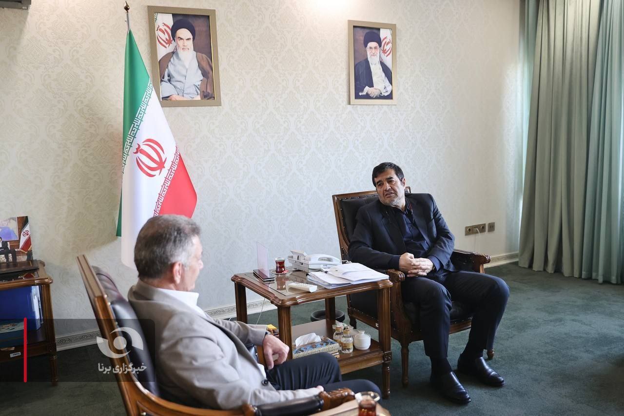 دیدار سرمربی تیم کشتی آزاد جوانان با وزیر ورزش و جوانان  