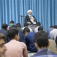 امام جمعه یزد: طلاب، علم‌آموزی و اخلاق را در اولویت قرار دهند