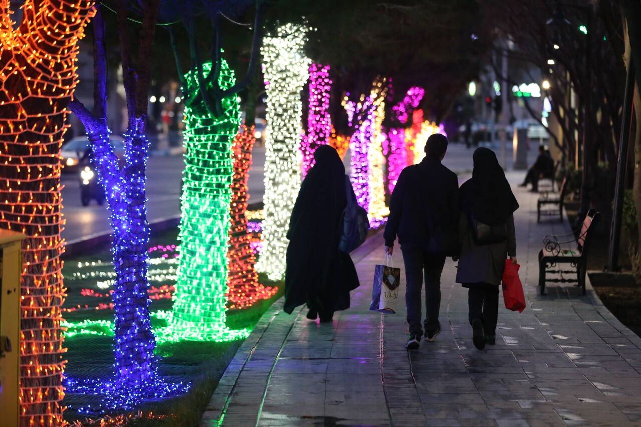اجرای پویش «شهری بدون خودرو» در خیابان حجاب تهران