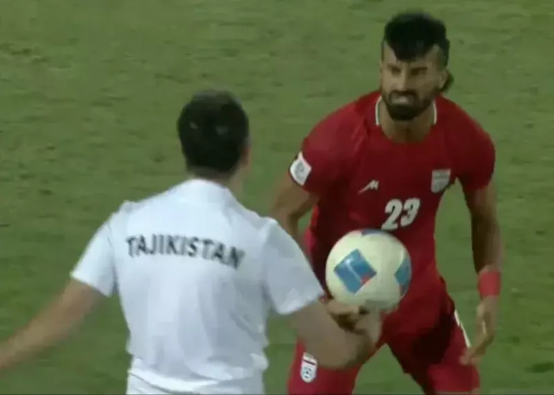 چشم غره ترسناک رضاییان به مربی تاجیک!