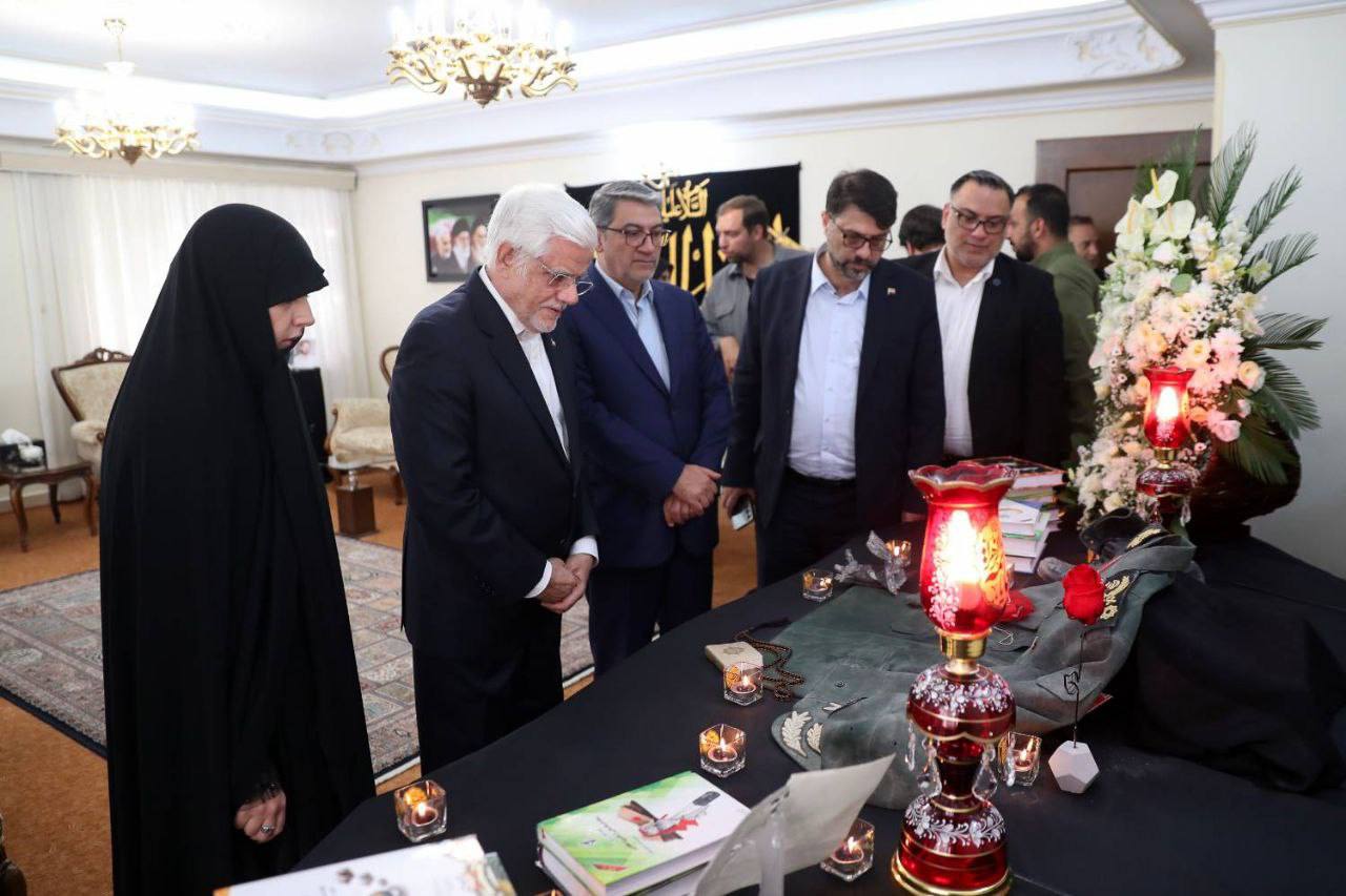 عکس/ دیدار عارف با خانواده فرماندهان و دانشمندان شهید جنگ ۱۲ روزه