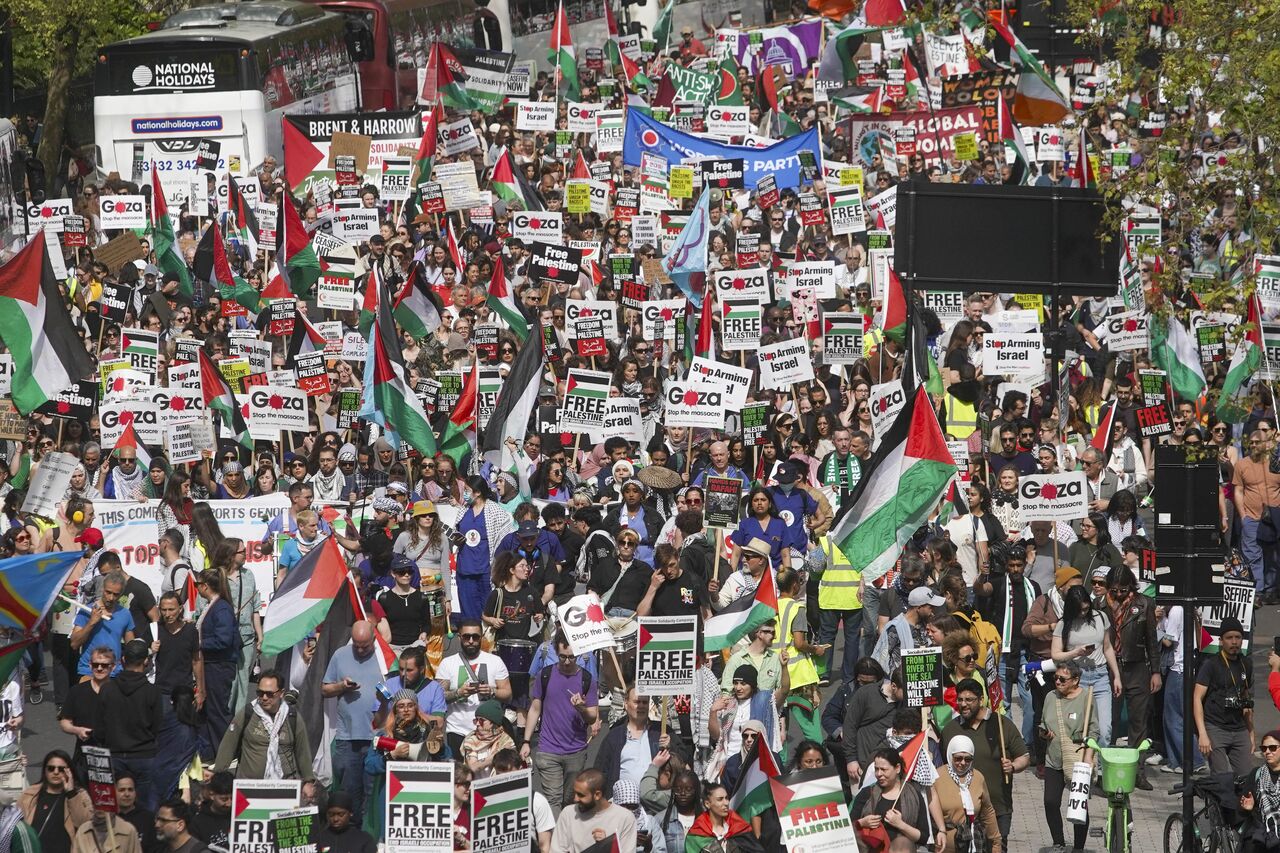 فریاد فلسطین در قلب لندن؛ هزاران نفر علیه محاصره غزه راهپیمایی کردند