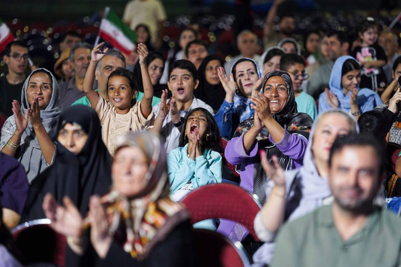اجرای سالار عقیلی در دریاچه چیتگر تهران