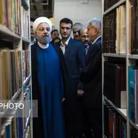 عکس/ اهدای ۲۵ هزار نسخه کتاب توسط حسن روحانی به کتابخانه ملی
