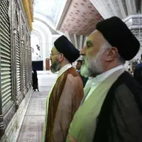 سفر رهبر جریان حکمت ملی عراق به ایران؛ حکیم به مرقد امام خمینی(ره) رفت
