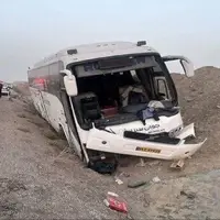 تصادف شدید نفت‌کش و اتوبوس در همدان؛ راننده اتوبوس جان باخت