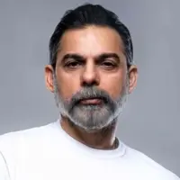 چهره ها/ عکس متفاوت و هنری پیمان معادی در اینستاگرام