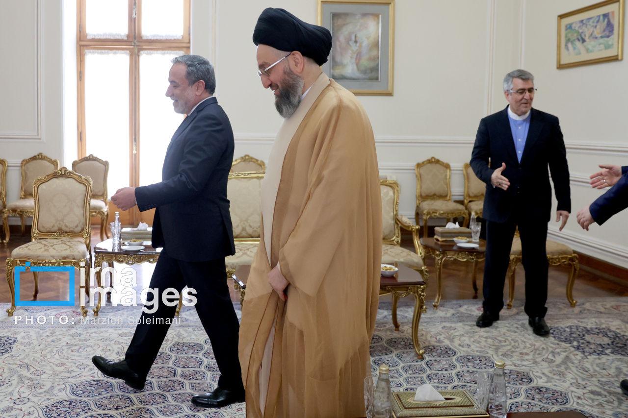 عکس/ دیدار «سید عمار حکیم» با وزیر امور خارجه