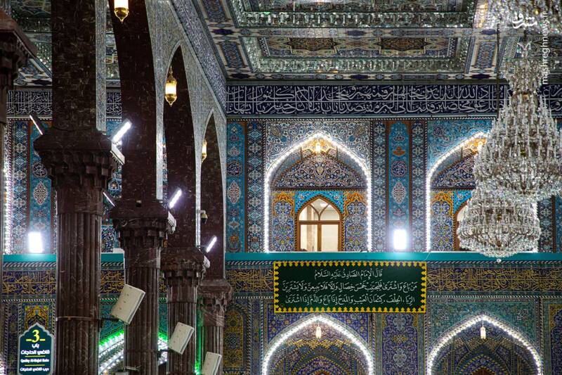 عکس/ نصب کتیبه‌های ولادت پیامبر در حرم امام حسین(ع)