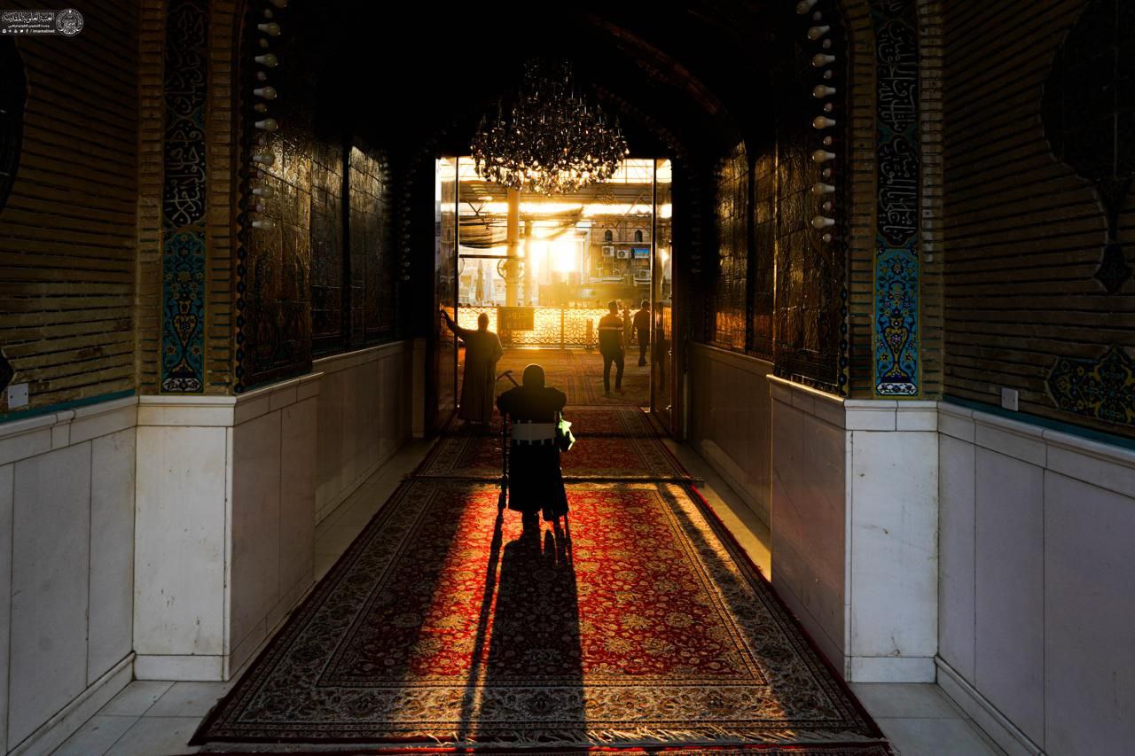 عطر حضور زائران در حرم مطهر علوی