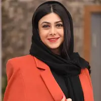 چهره ها/ عکس تازه آزاده صمدی با تیپی بسیار ساده و شیک