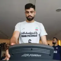 به همه حریفان مثل آمریکا و لهستان نگاه می‌کنیم
