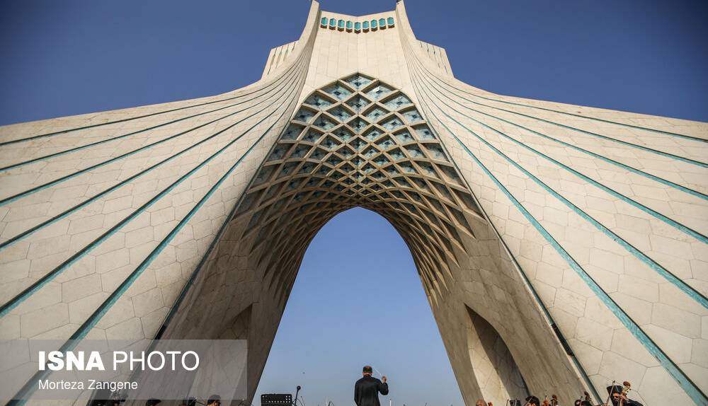 کیهان: کنسرت سیاسیتان اگر تمام شد کمی به فکر معیشت مردم باشید