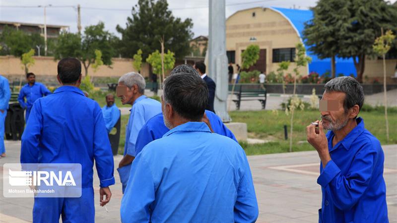 ترغیب معتادان متجاهر به ترک داوطلبانه اعتیاد
