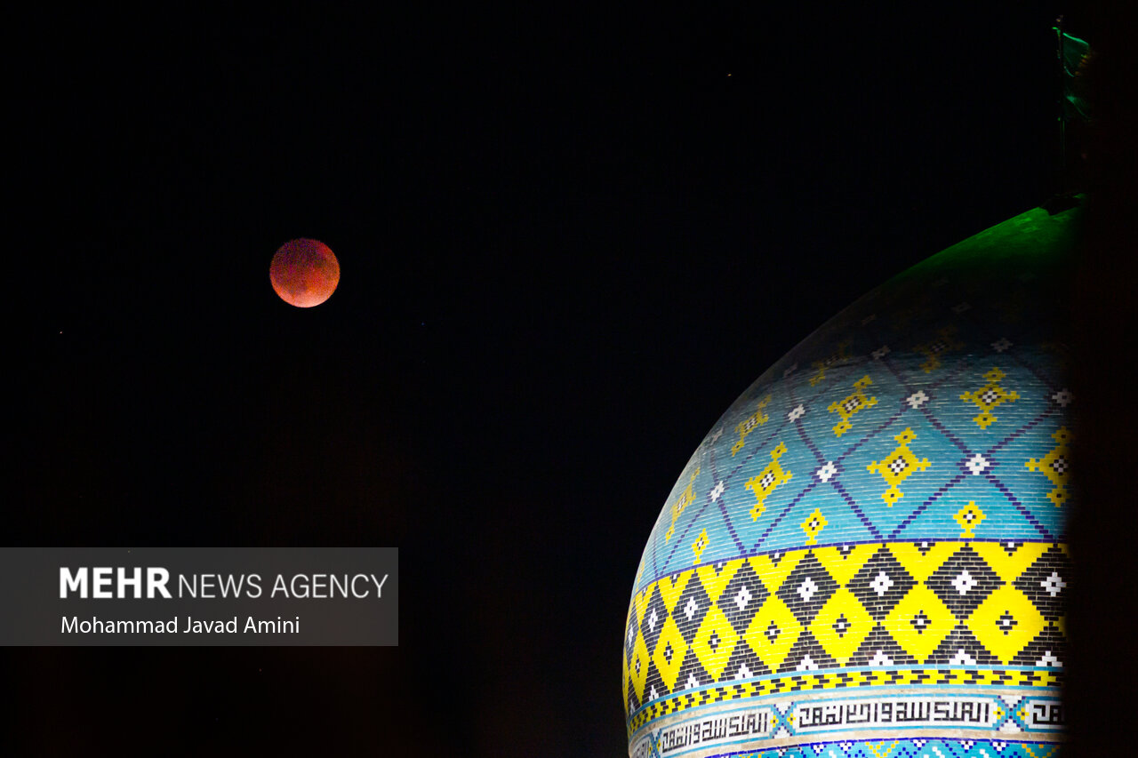 ماه‌گرفتگی در آسمان قزوین